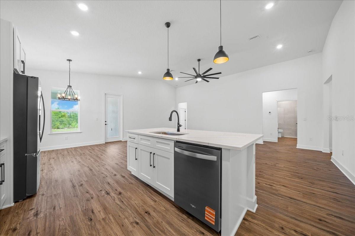 ROYAL HIGHLANDS - Residential