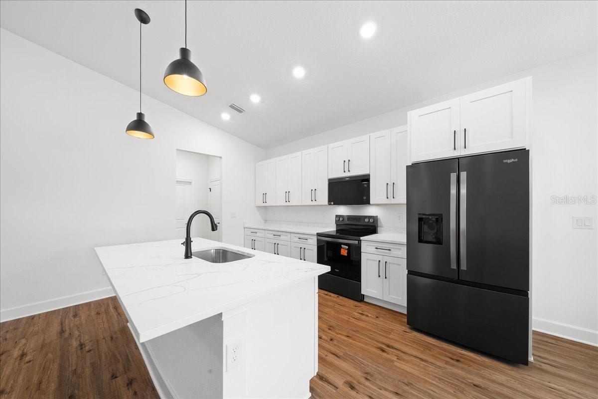ROYAL HIGHLANDS - Residential