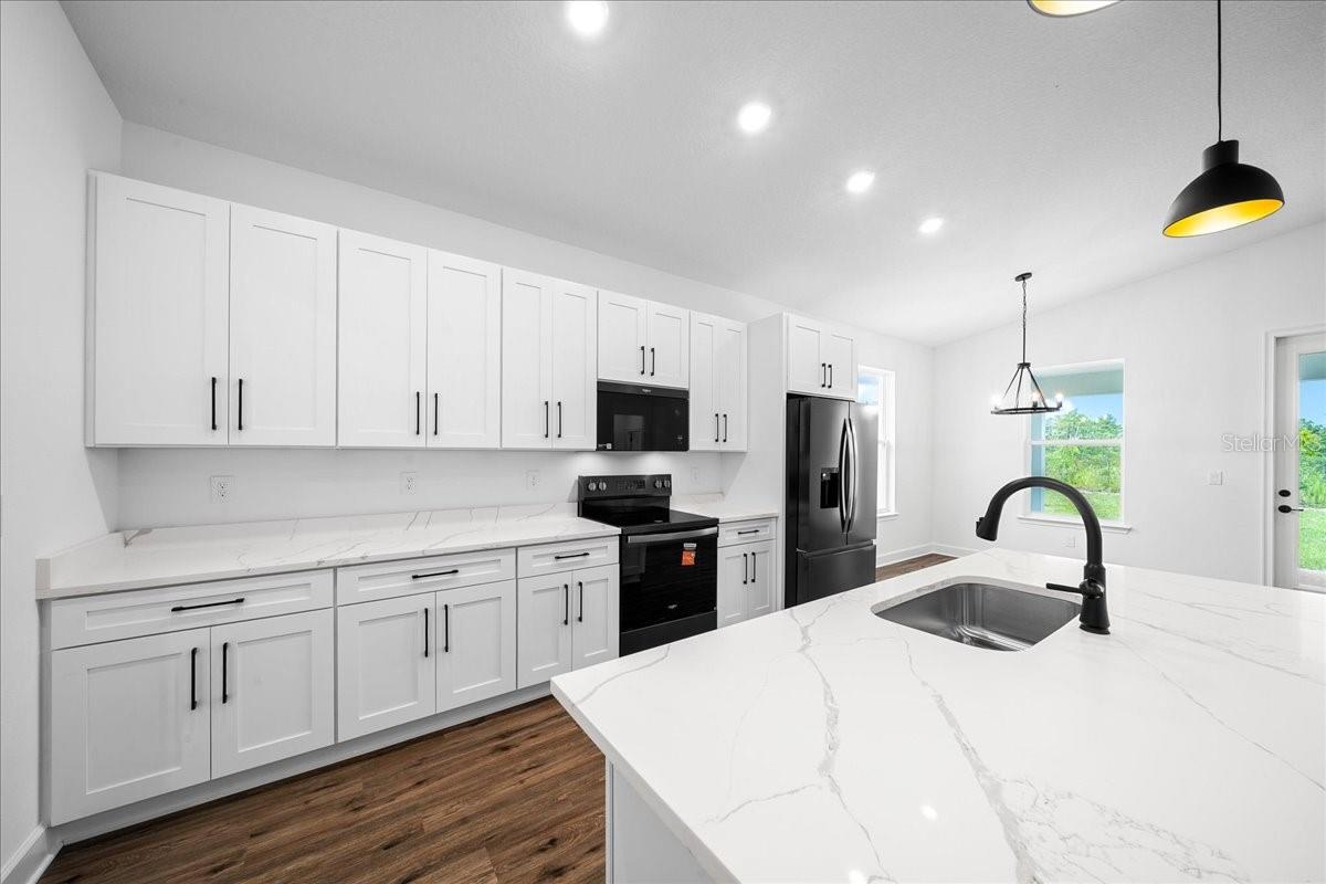 ROYAL HIGHLANDS - Residential