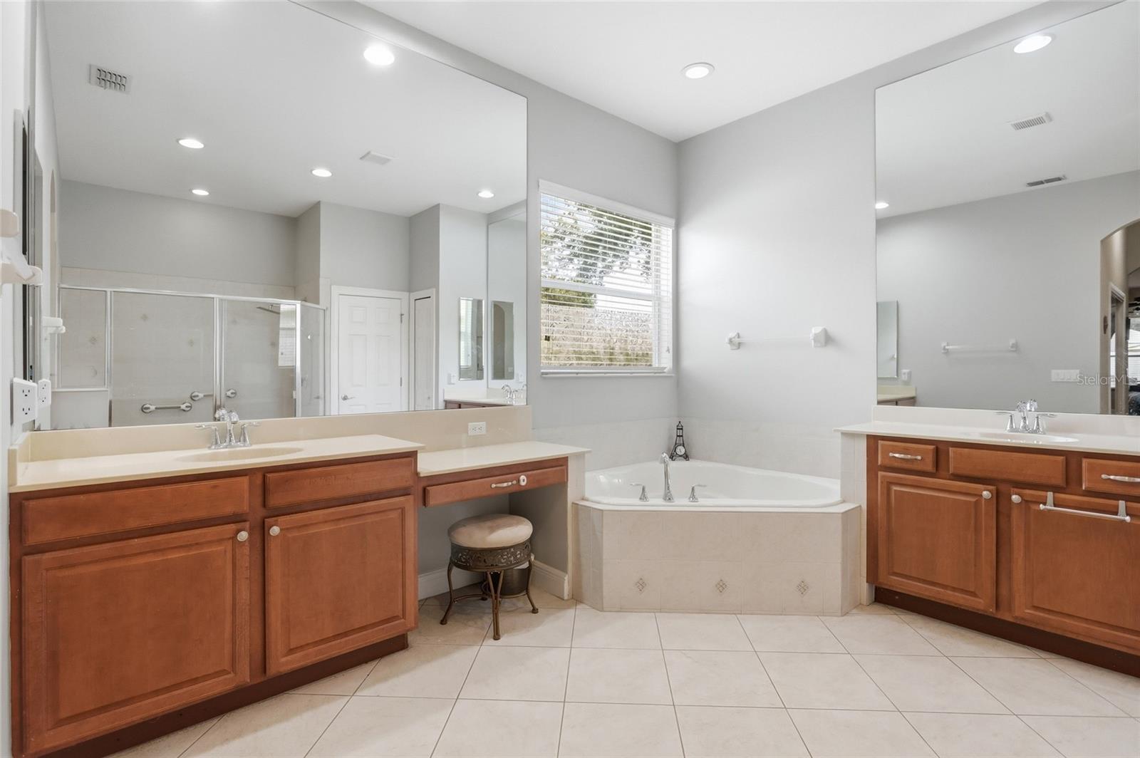 CARRIAGE POINTE A-I & L - Residential