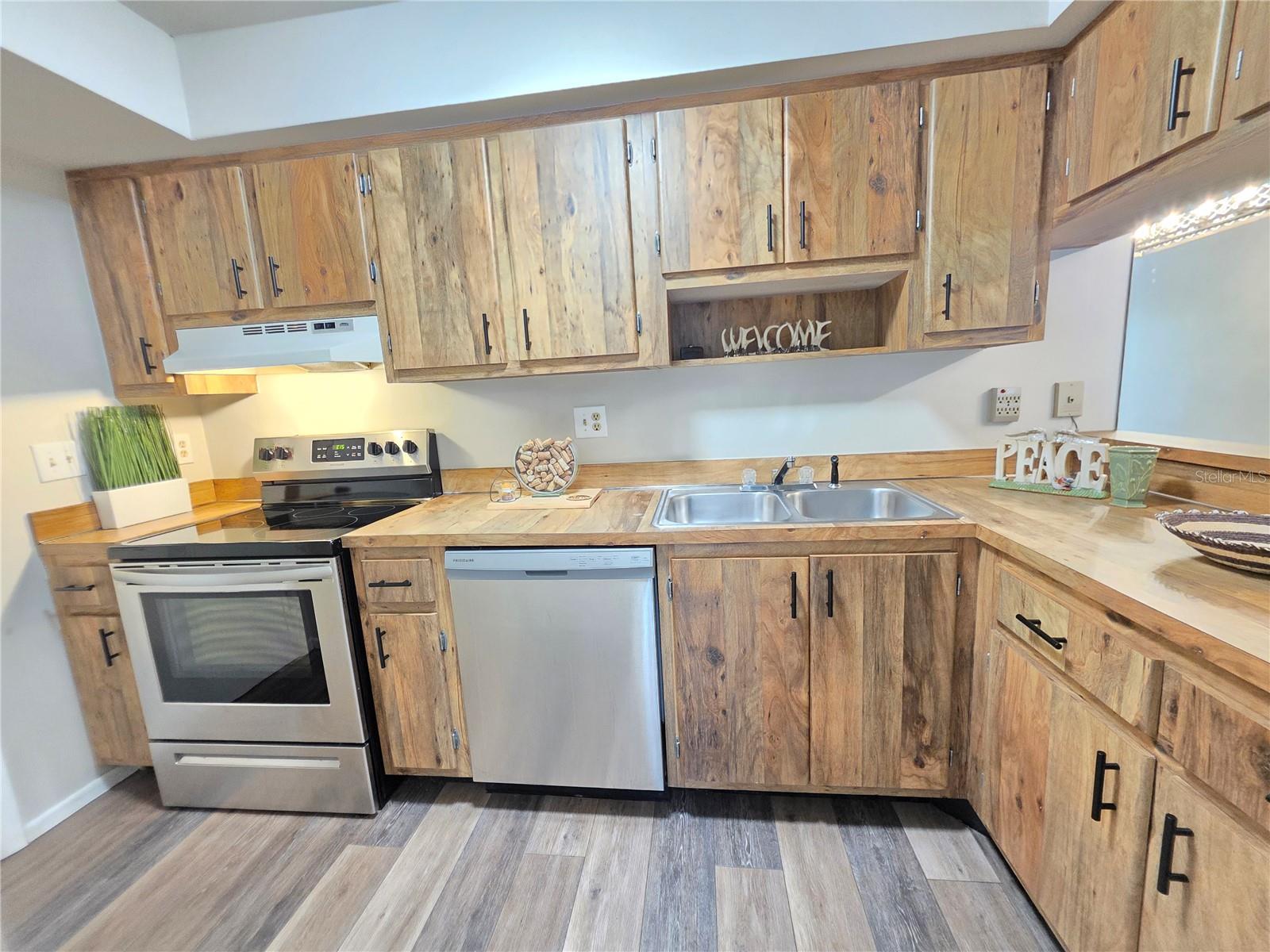 EASTWOOD SHORES 3 - Residential