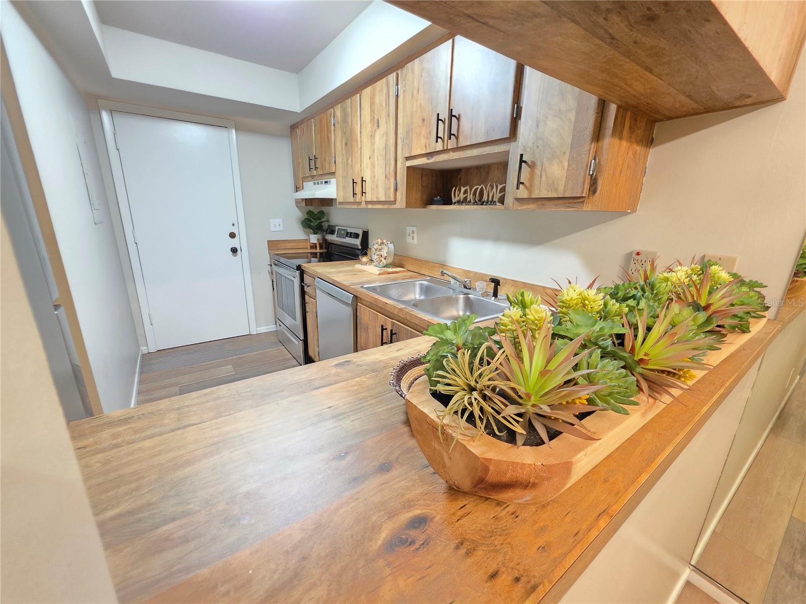 EASTWOOD SHORES 3 - Residential