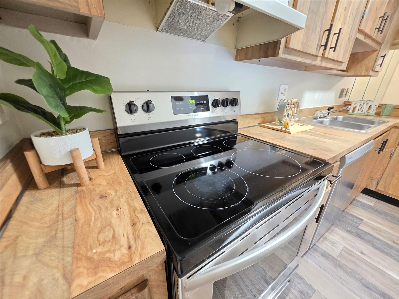 EASTWOOD SHORES 3 - Residential