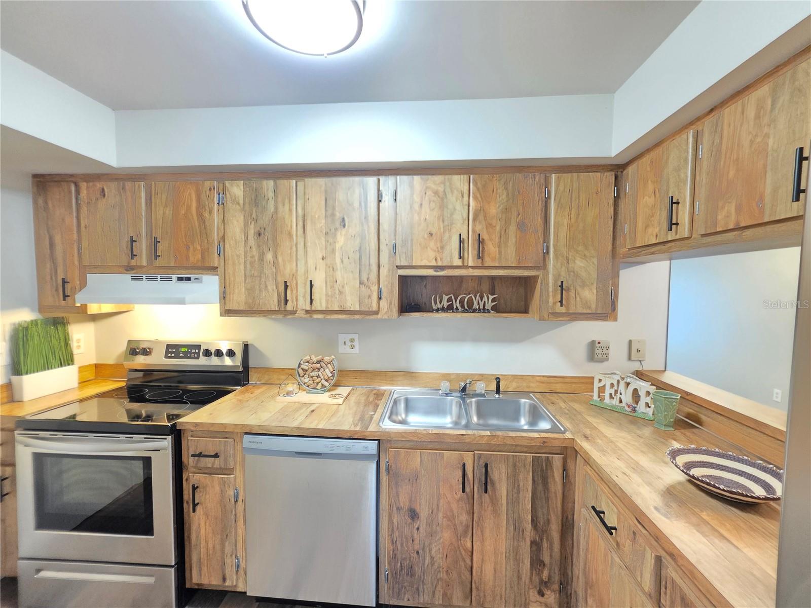 EASTWOOD SHORES 3 - Residential