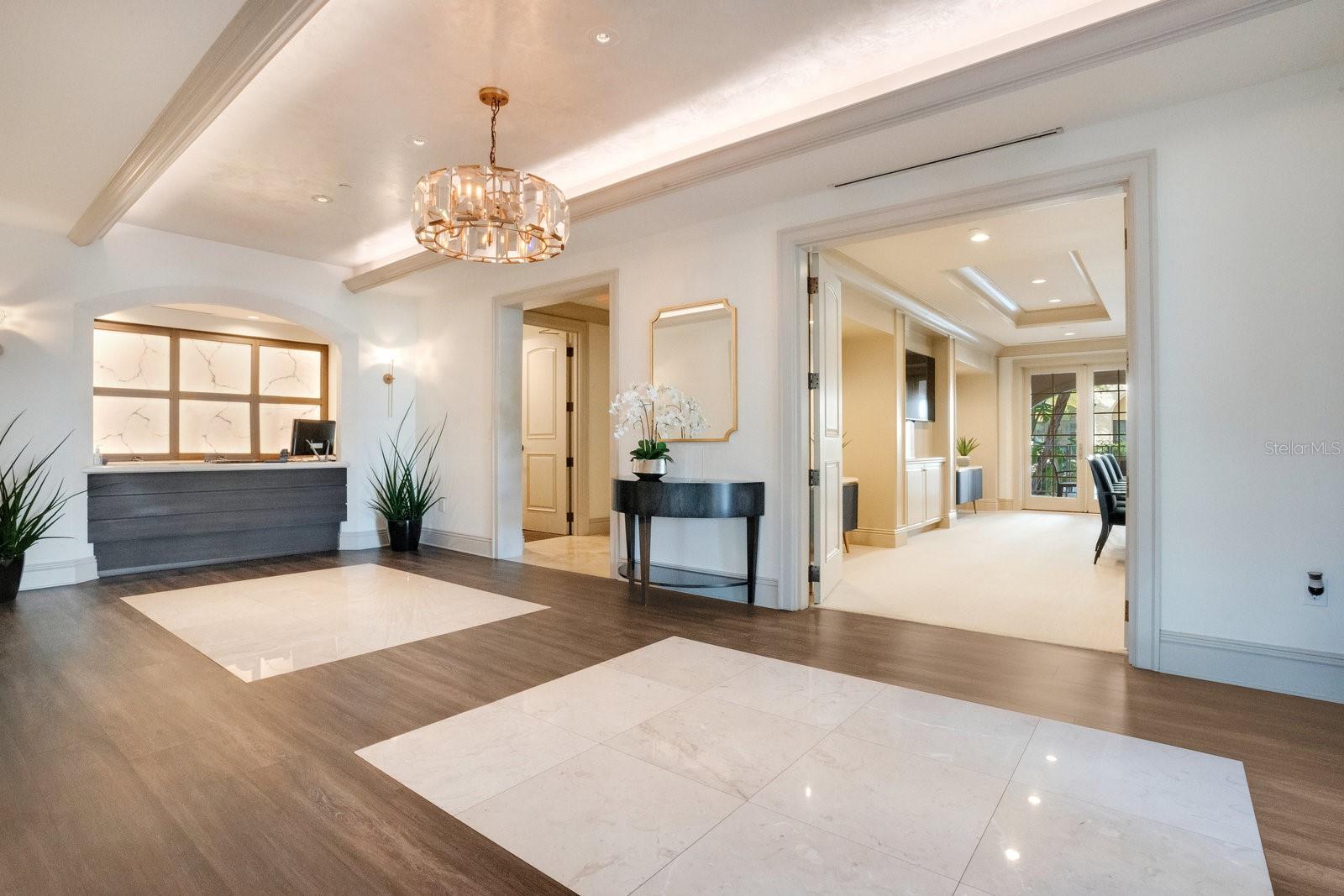 RESIDENCES - Residential