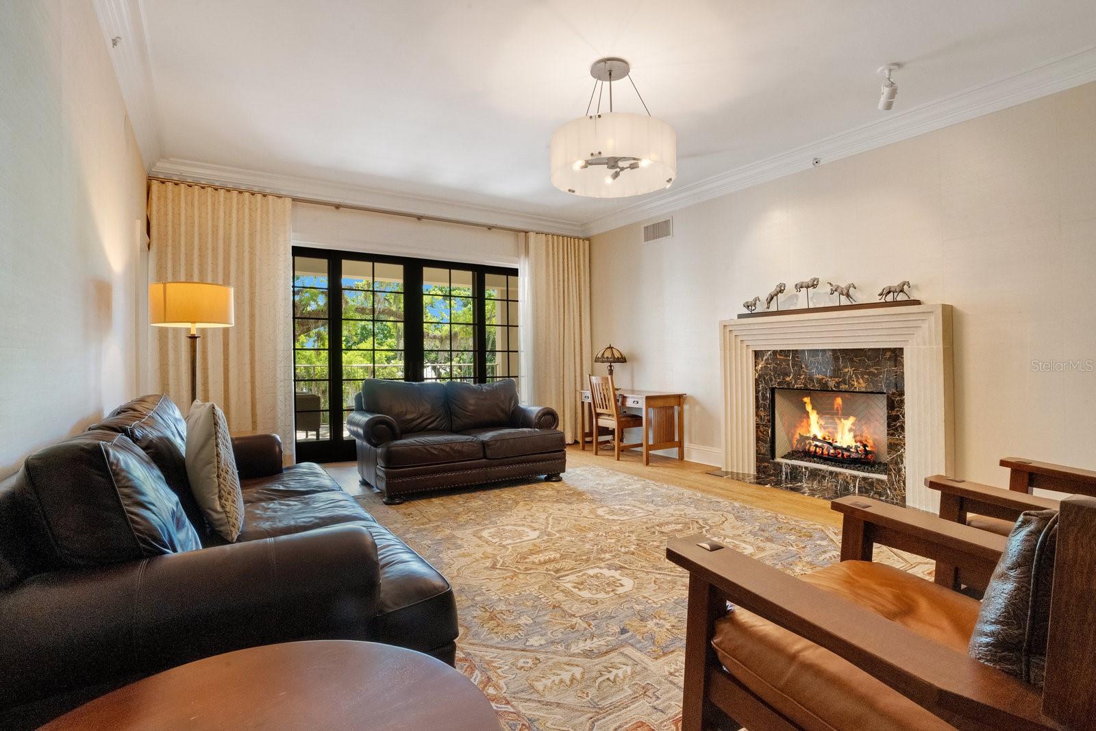 RESIDENCES - Residential