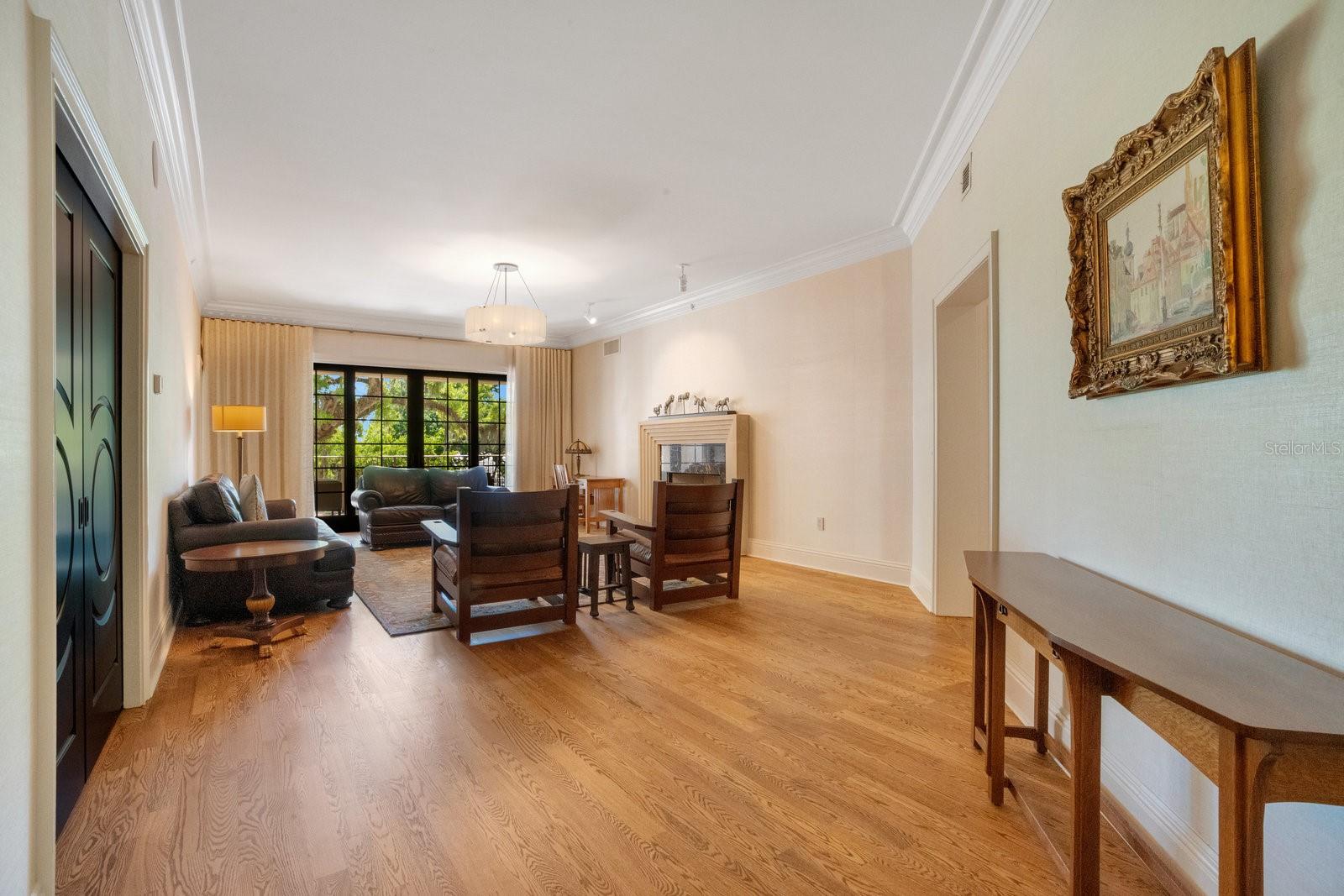 RESIDENCES - Residential
