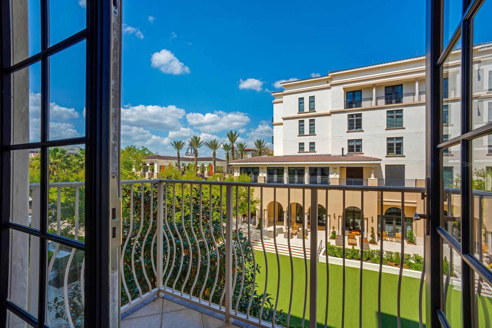 RESIDENCES - Residential