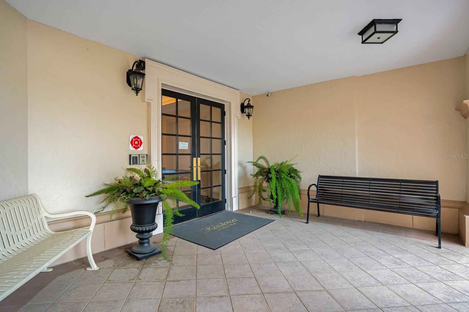 RESIDENCES - Residential