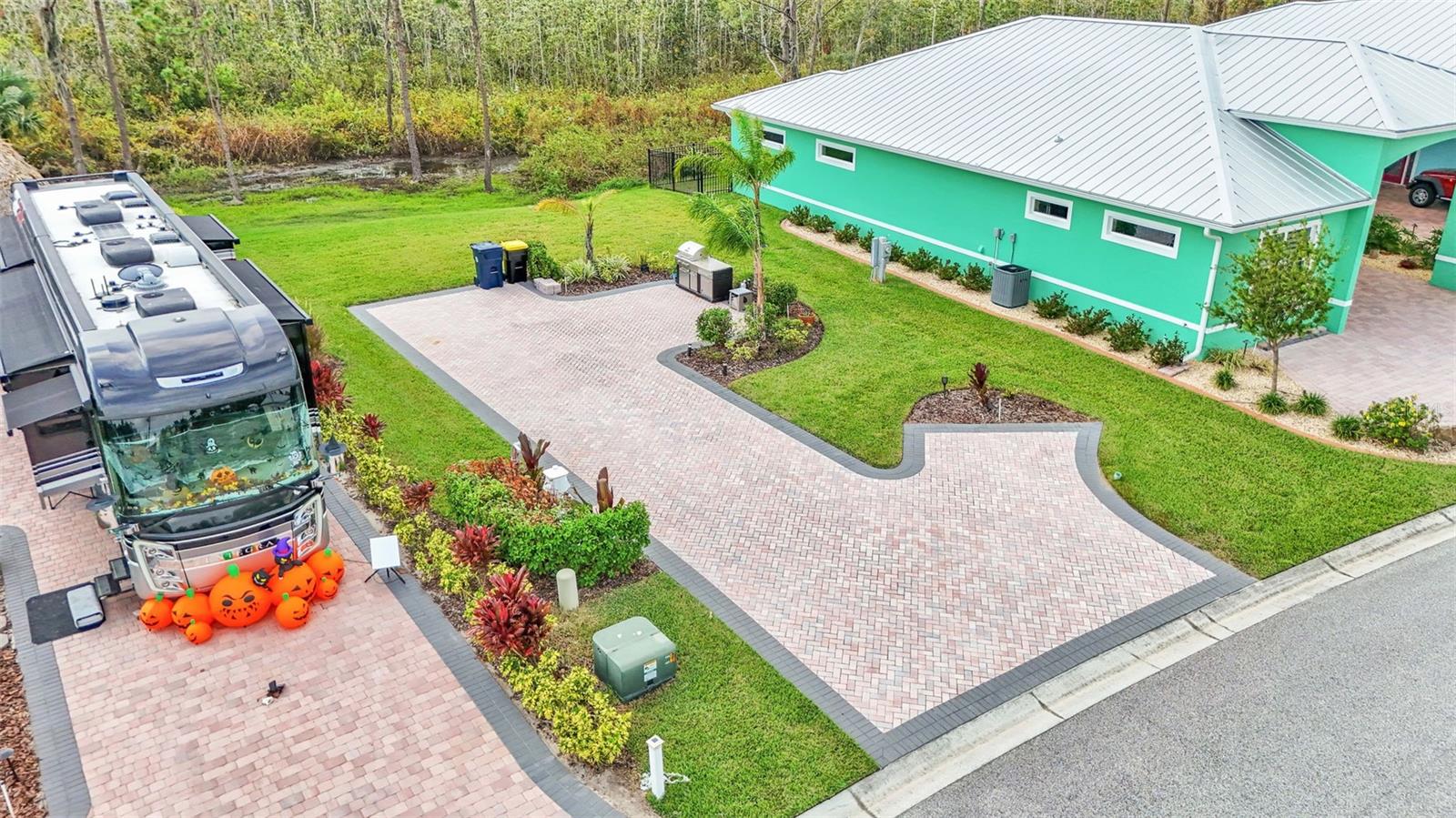 BAY LAKE RESIDENCE - Land