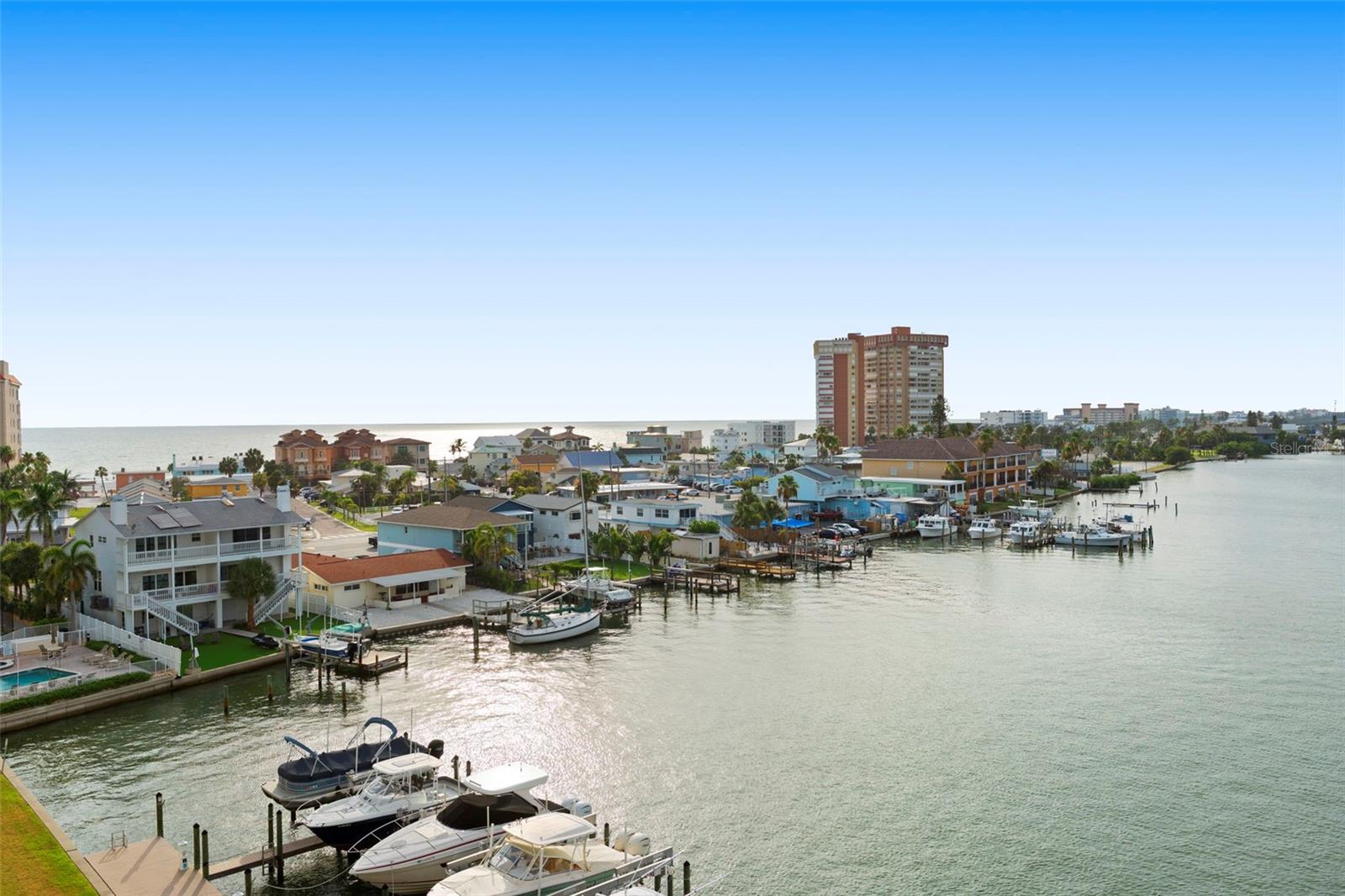 LAS BRISAS CONDO - Residential