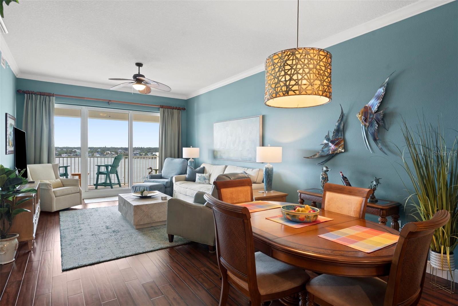 LAS BRISAS CONDO - Residential