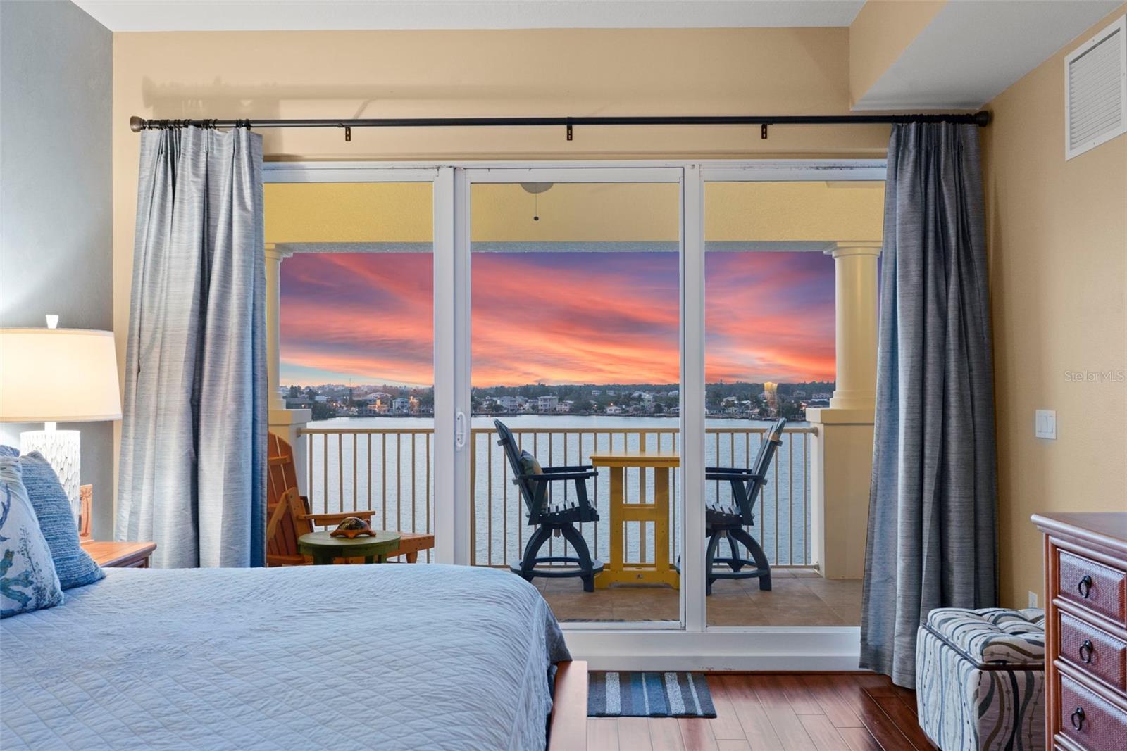 LAS BRISAS CONDO - Residential