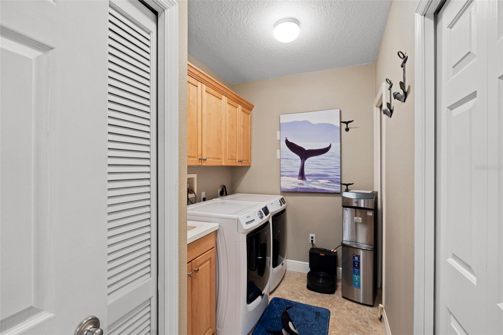 LAS BRISAS CONDO - Residential