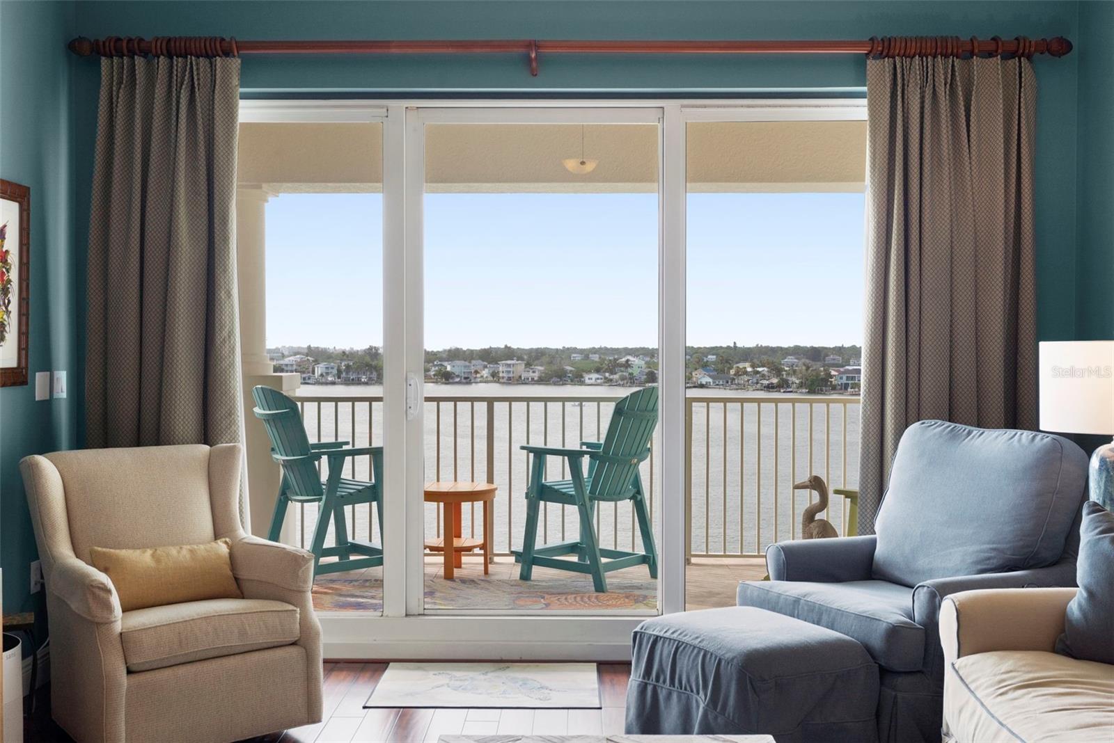 LAS BRISAS CONDO - Residential