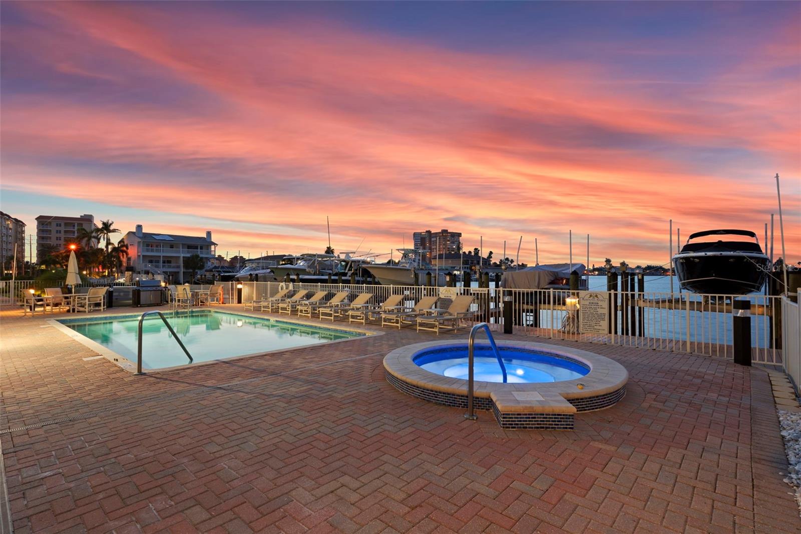 LAS BRISAS CONDO - Residential
