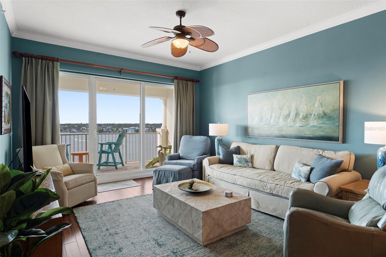 LAS BRISAS CONDO - Residential