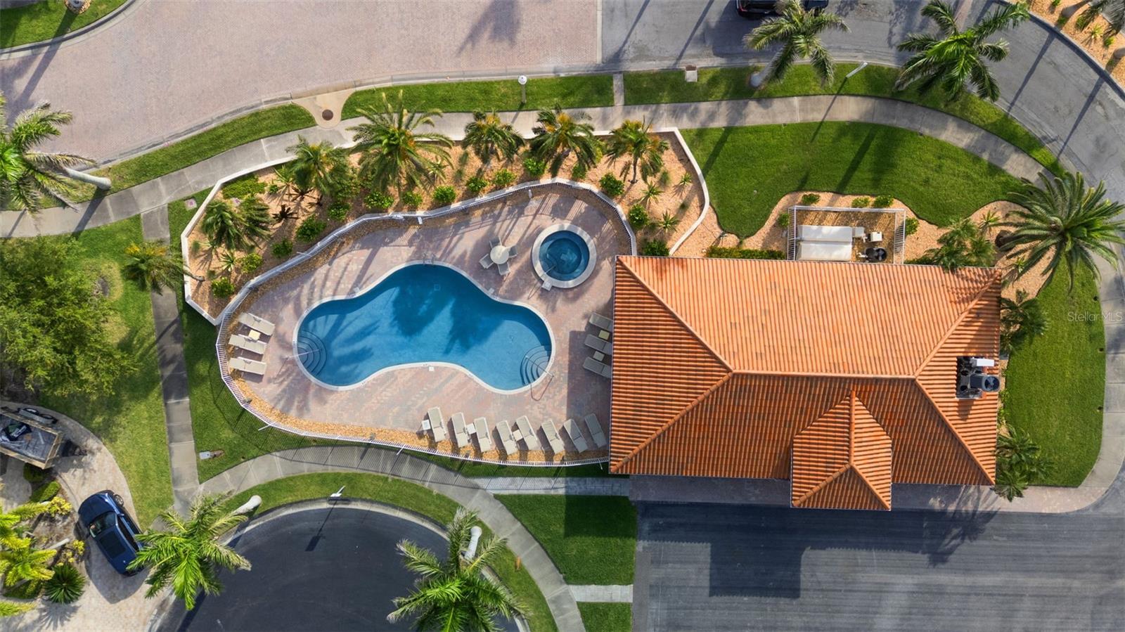 LAS BRISAS CONDO - Residential