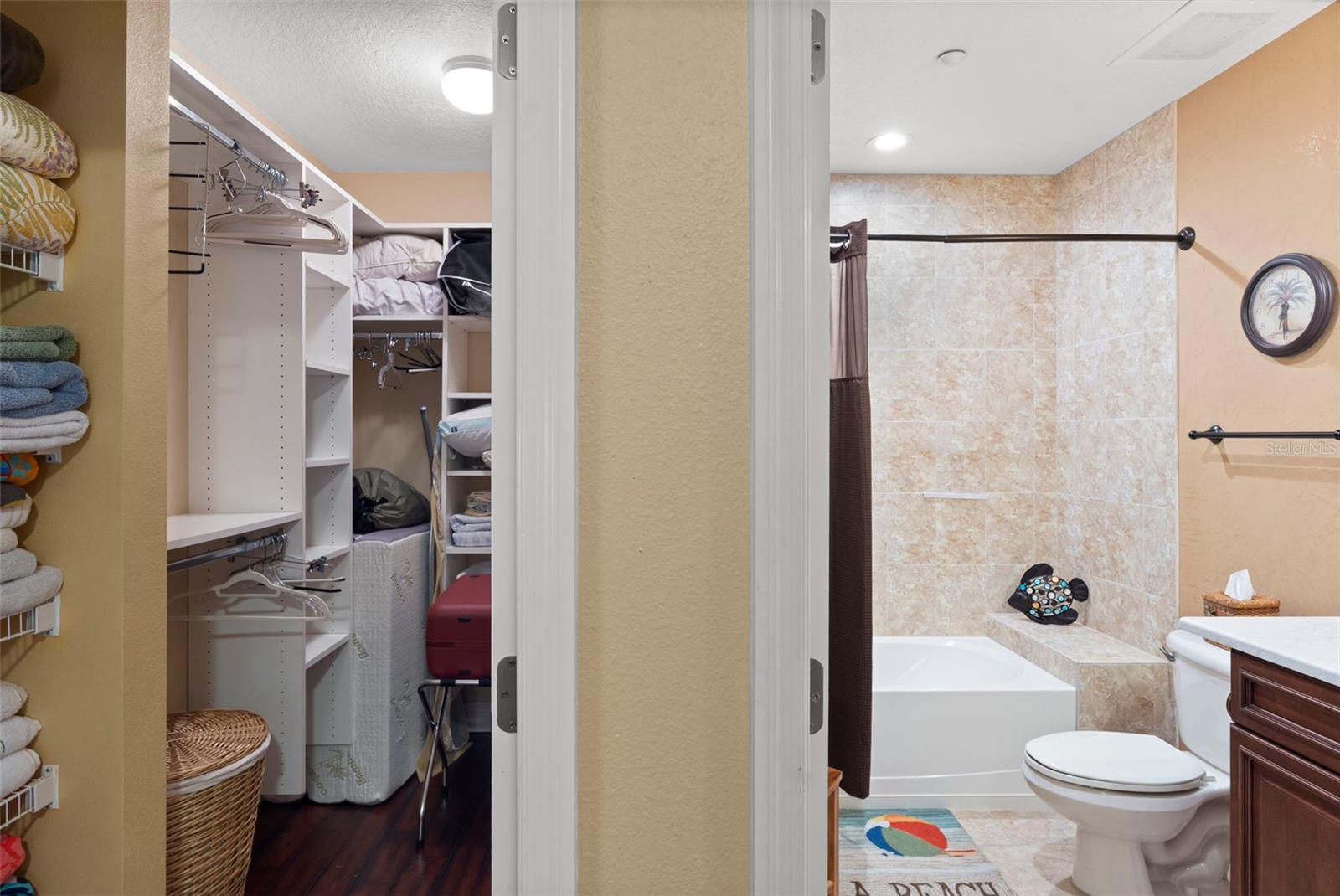 LAS BRISAS CONDO - Residential