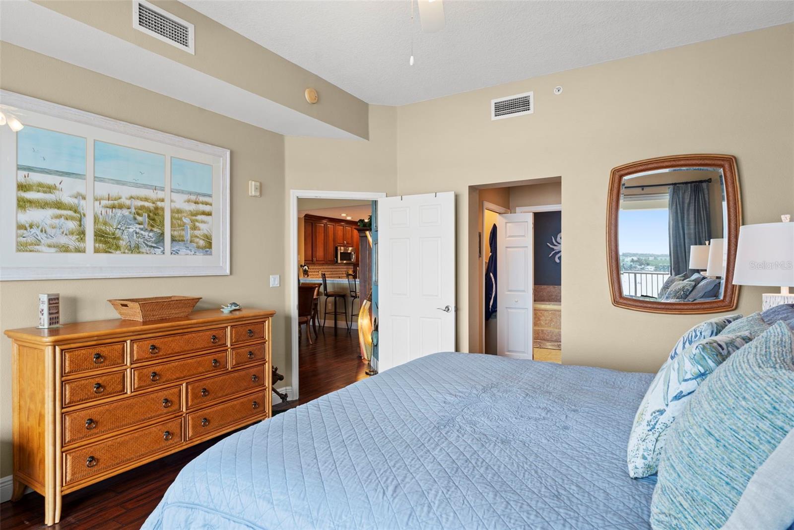 LAS BRISAS CONDO - Residential