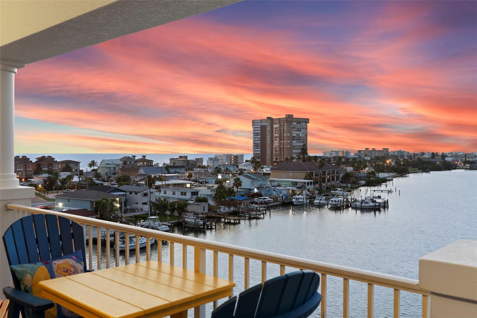 LAS BRISAS CONDO - Residential