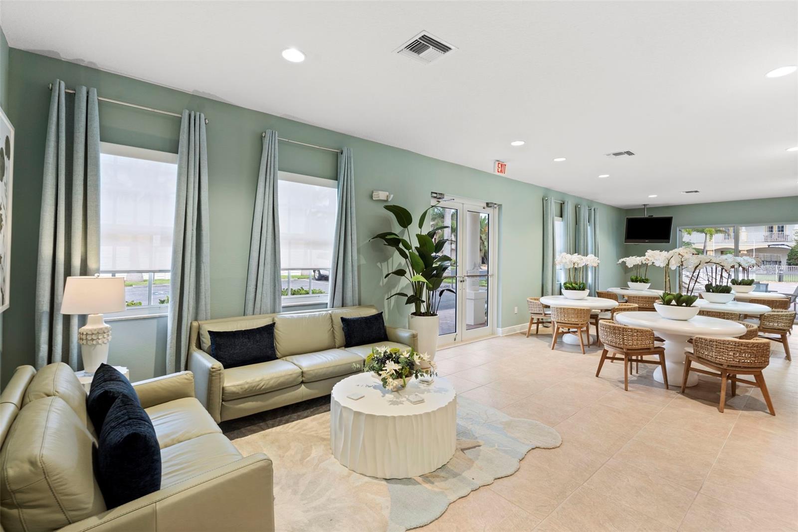 LAS BRISAS CONDO - Residential