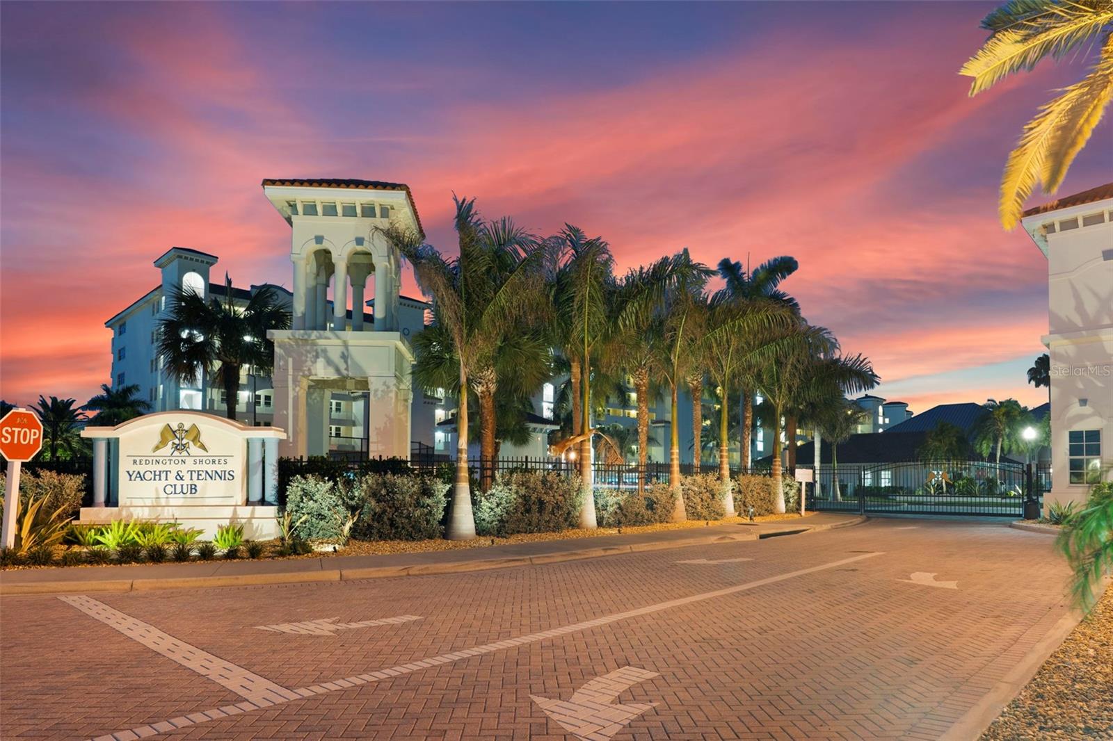 LAS BRISAS CONDO - Residential