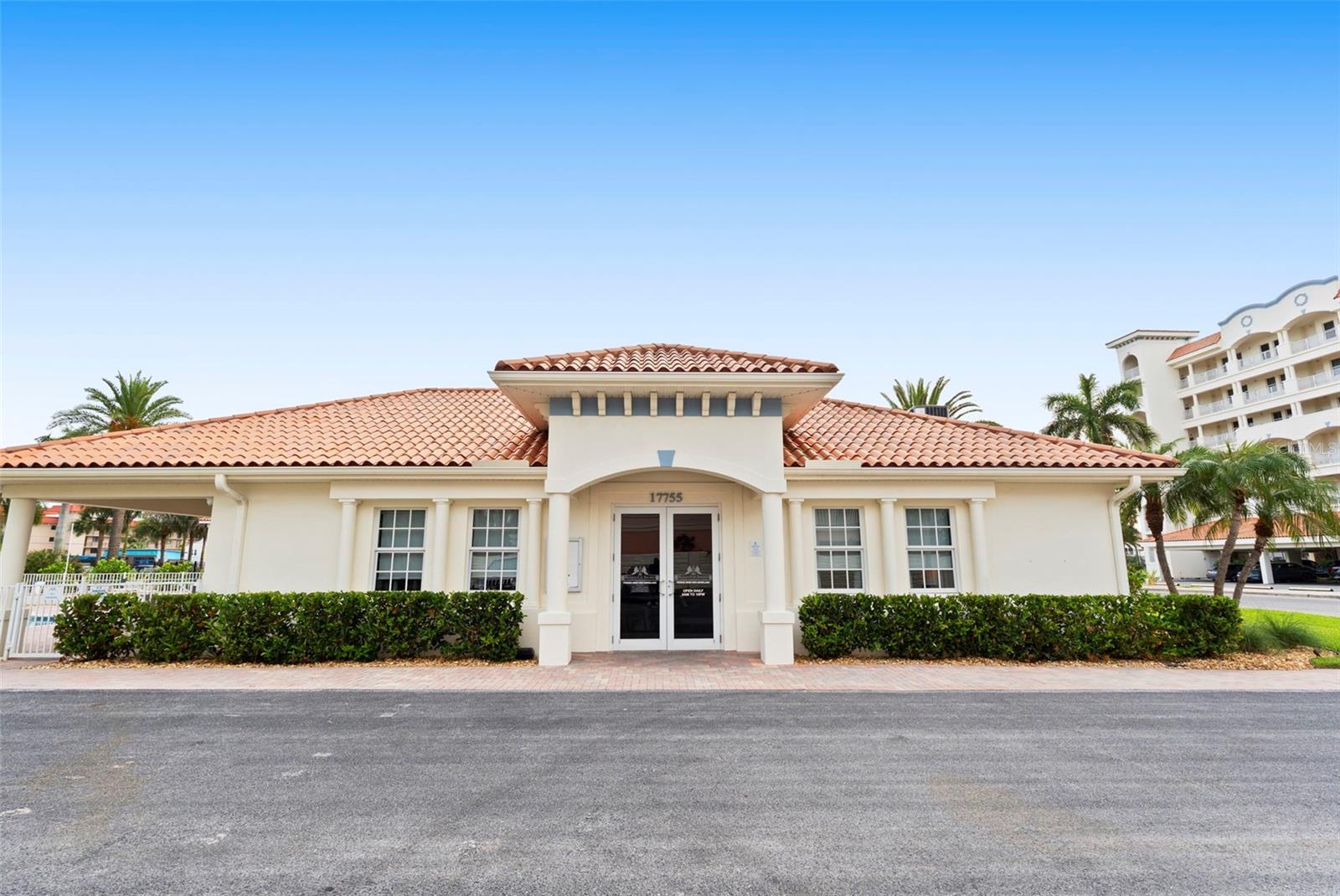 LAS BRISAS CONDO - Residential