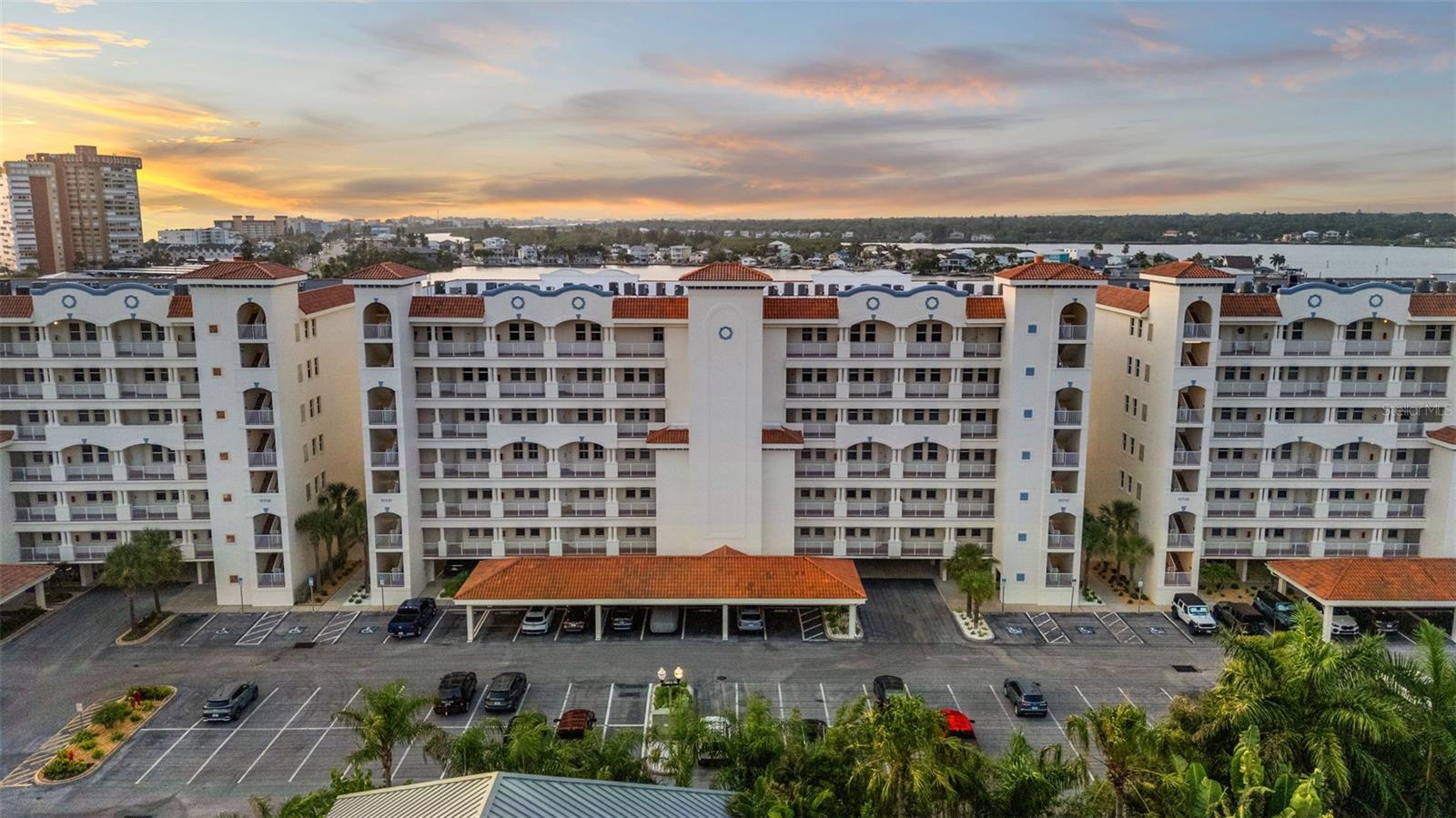 LAS BRISAS CONDO - Residential