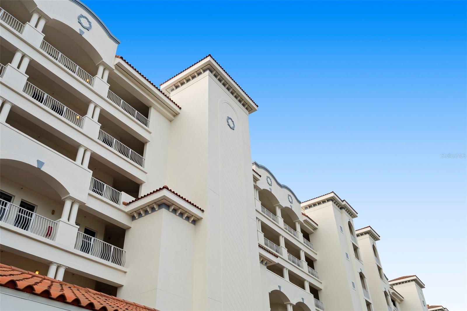 LAS BRISAS CONDO - Residential
