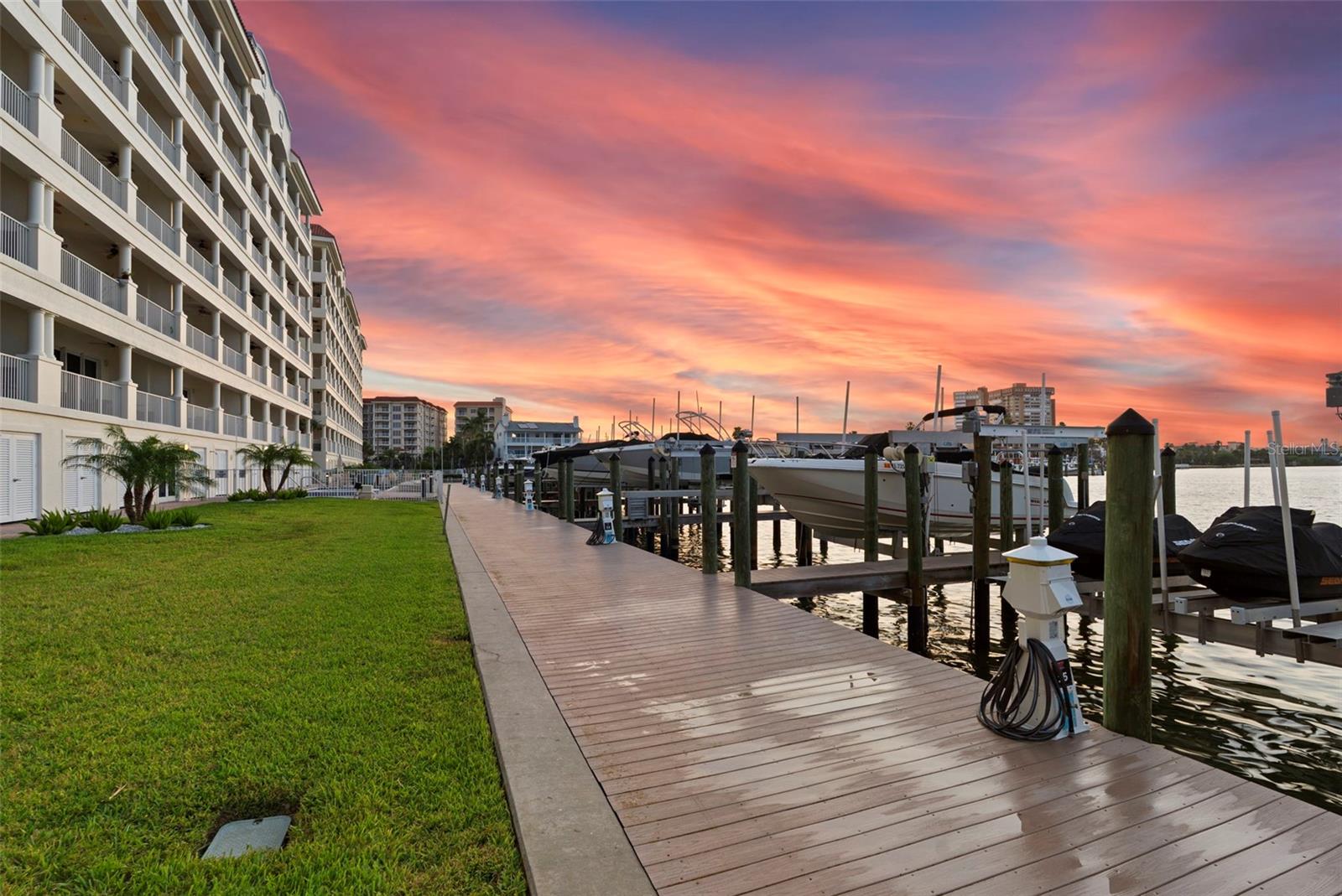 LAS BRISAS CONDO - Residential