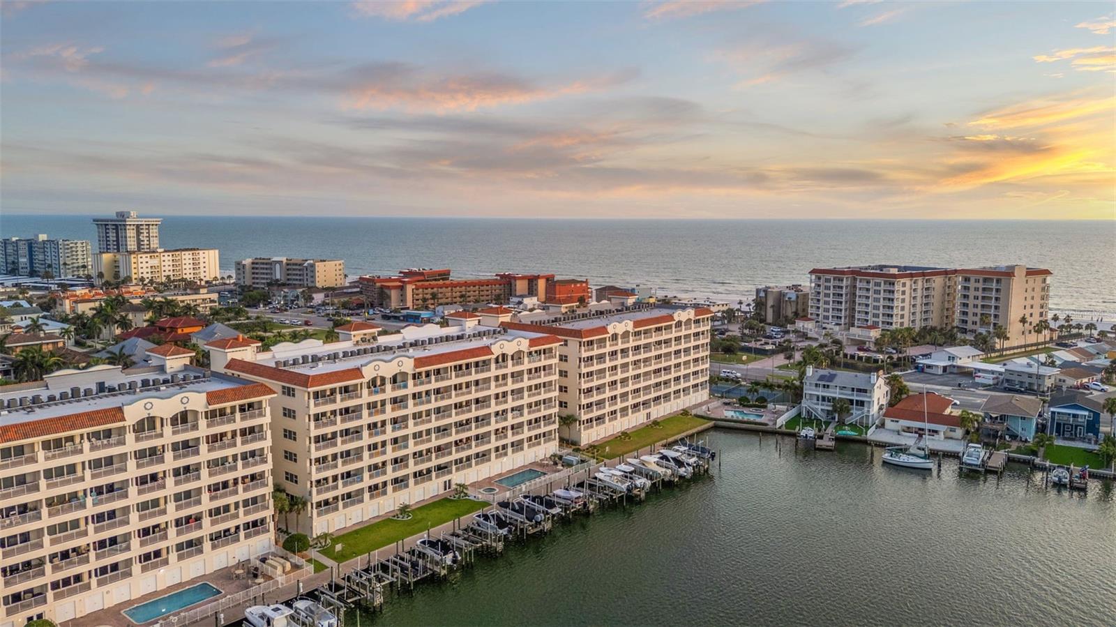 LAS BRISAS CONDO - Residential