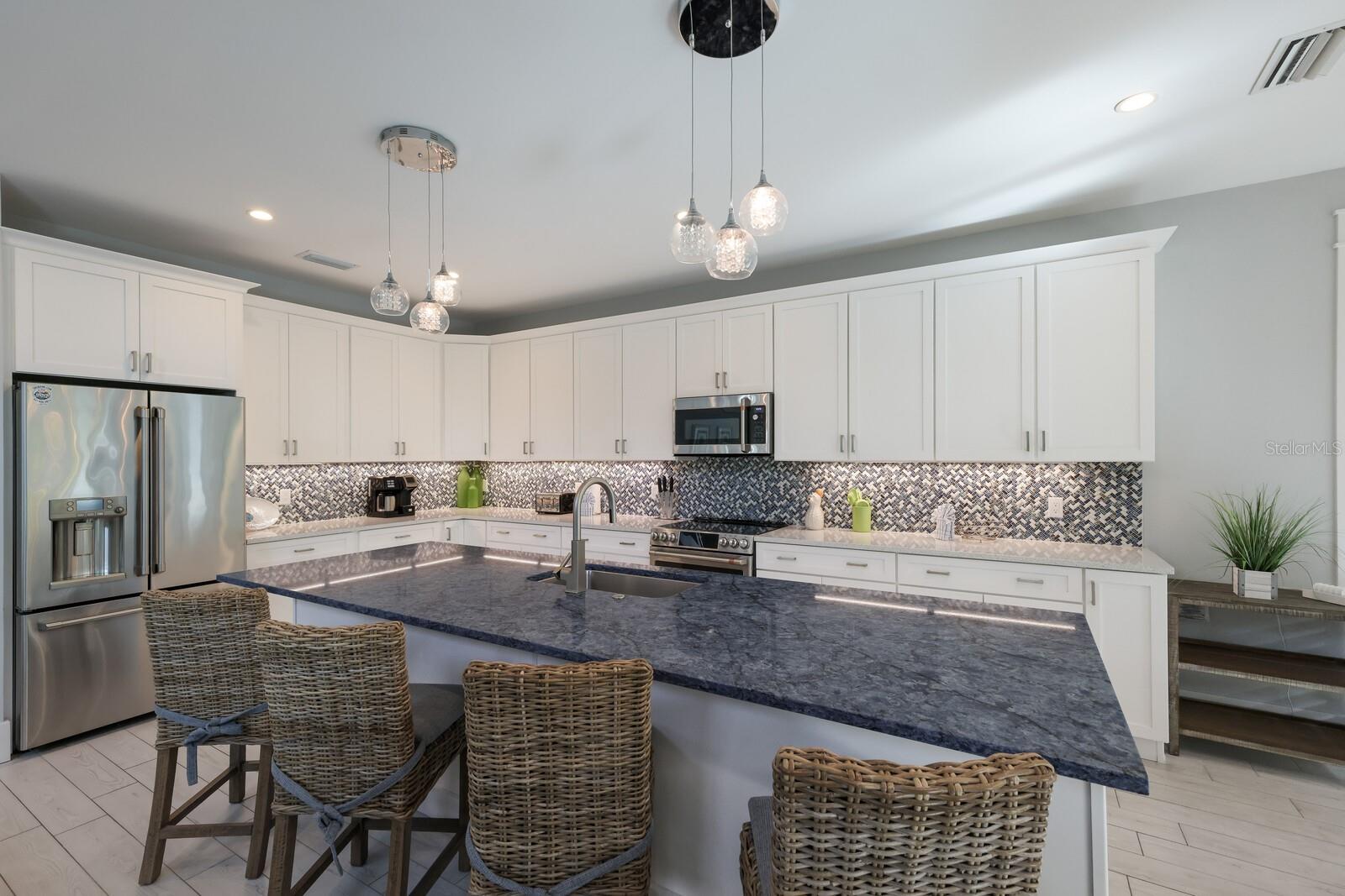 ANNA MARIA BEACH - Residential