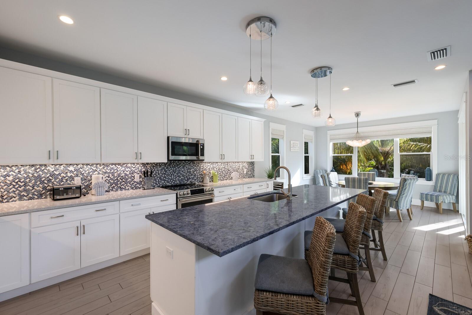 ANNA MARIA BEACH - Residential