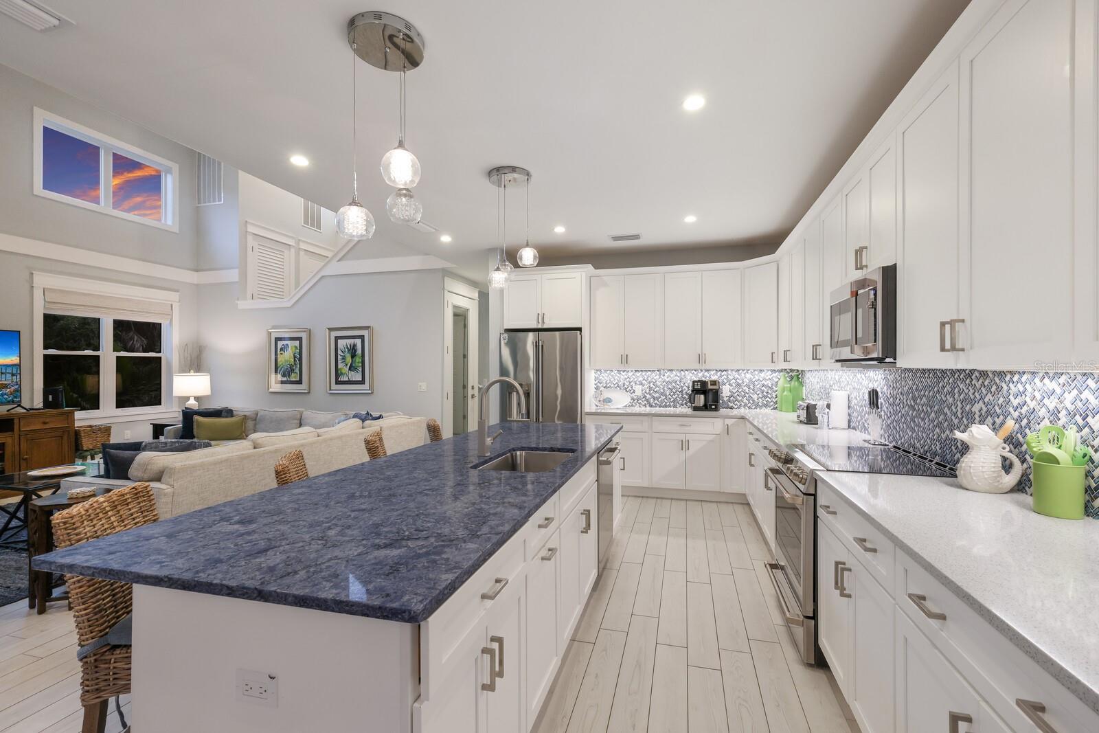 ANNA MARIA BEACH - Residential