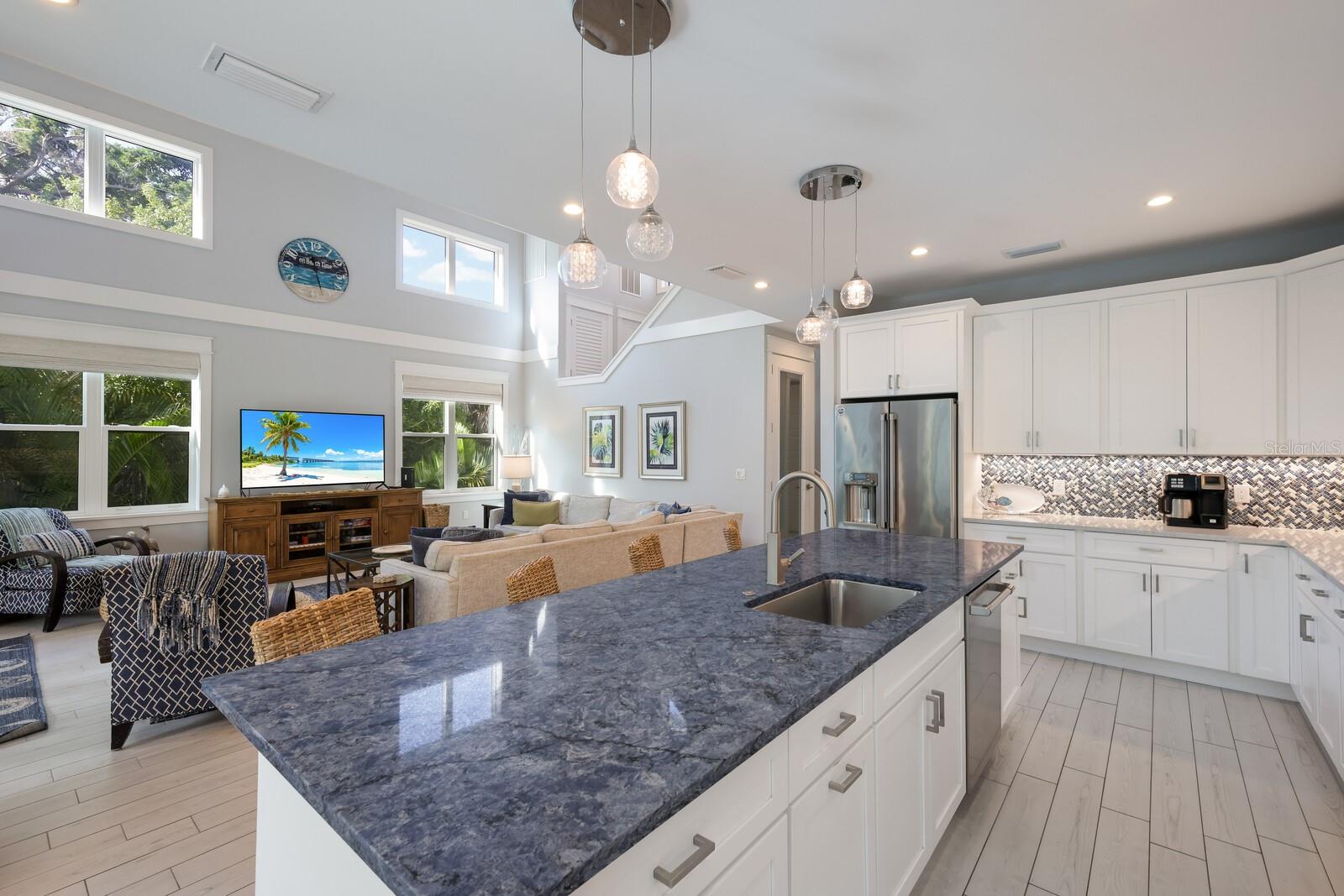 ANNA MARIA BEACH - Residential