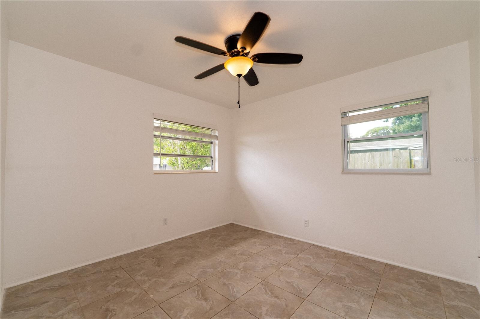 KENSINGTON PARK - Residential Lease
