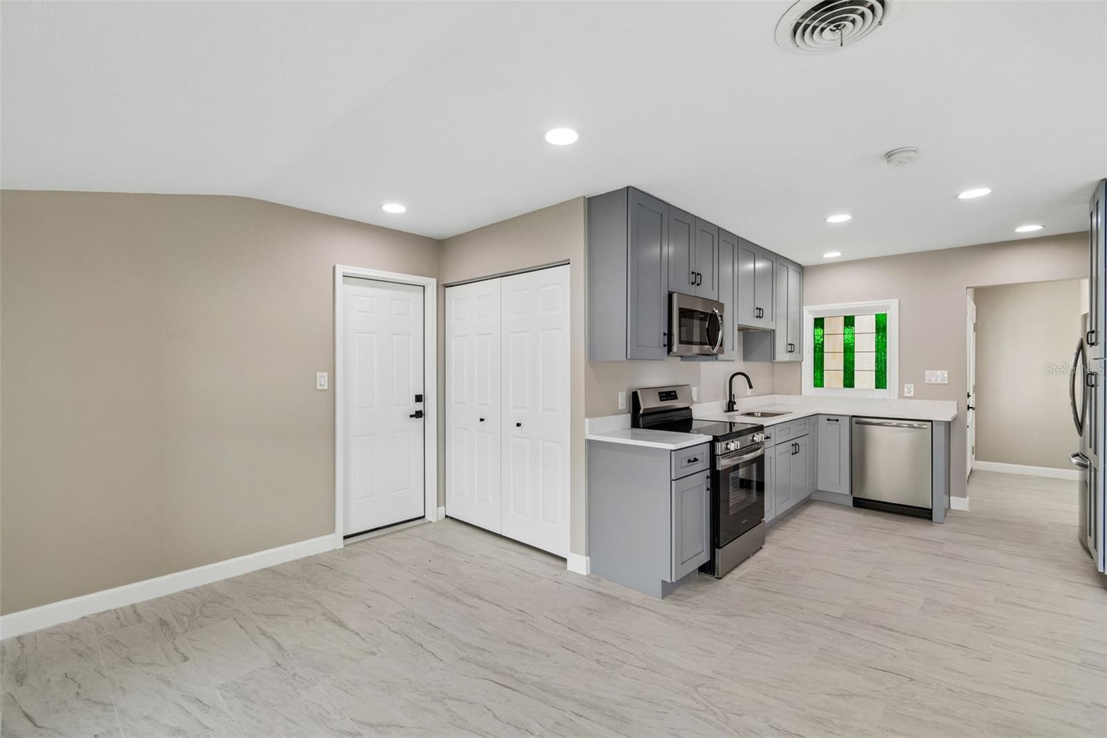 APOLLO BEACH UNIT TWO - Residential