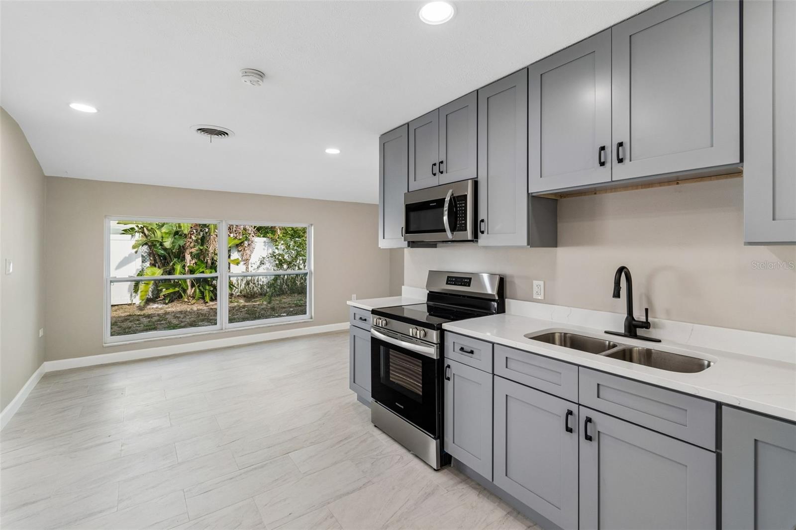 APOLLO BEACH UNIT TWO - Residential