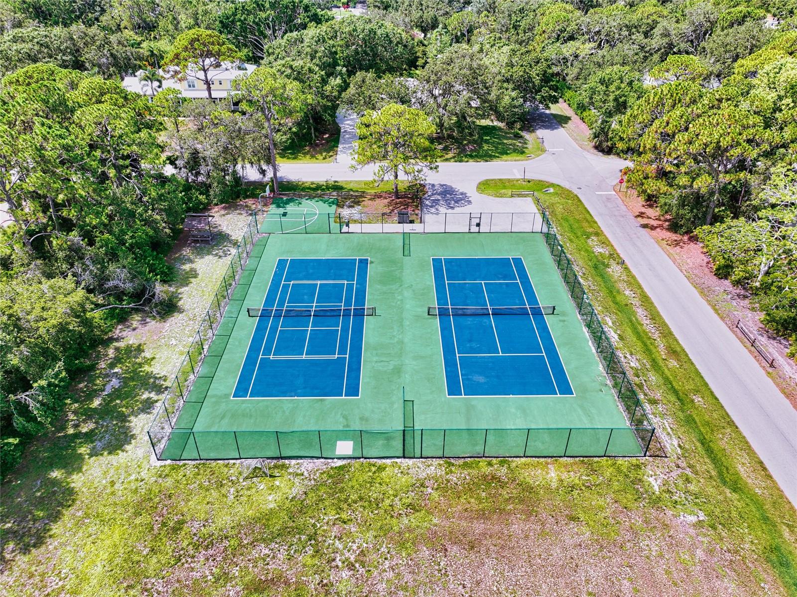 HIDDEN OAKS ESTATES - Residential