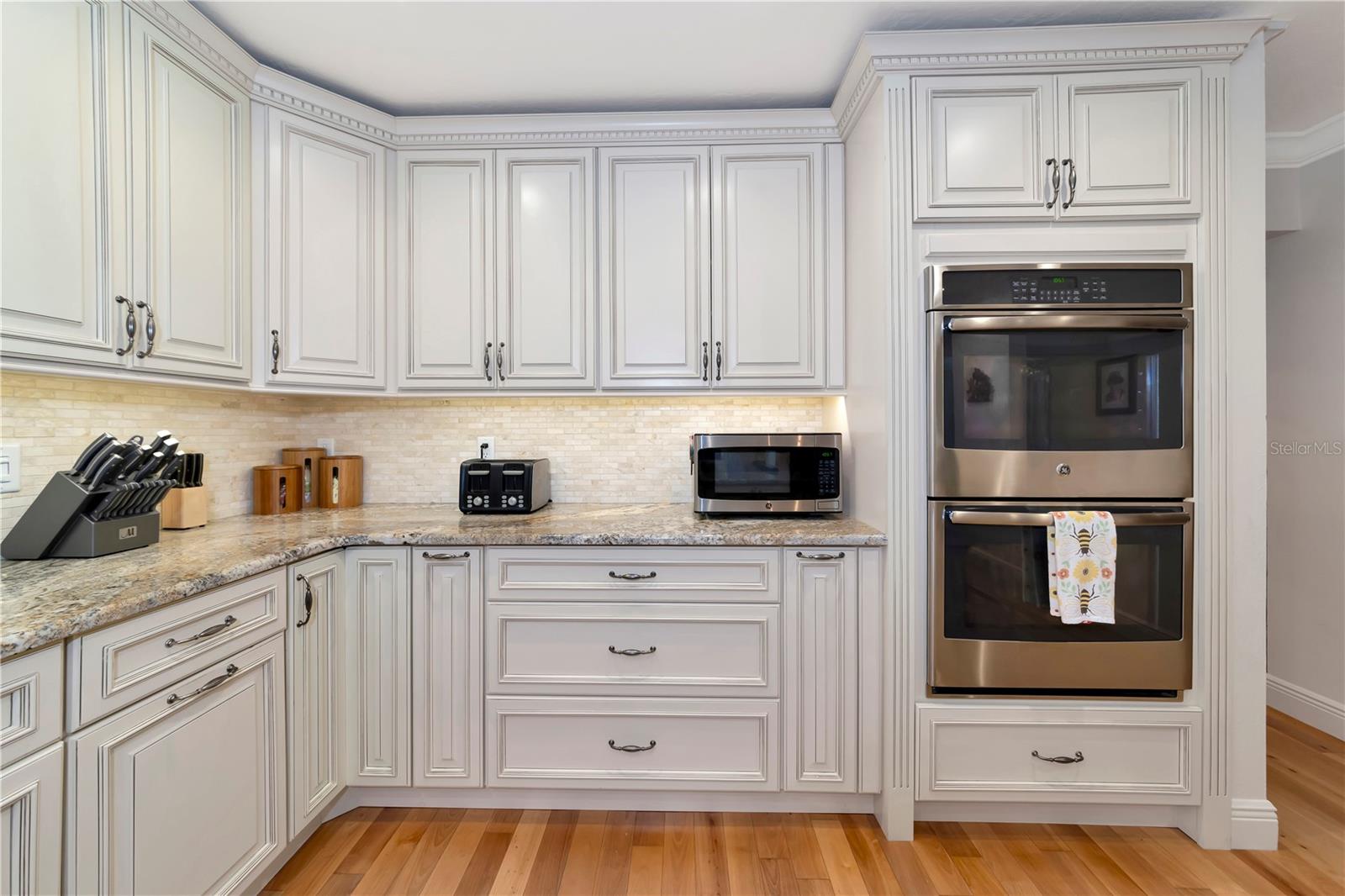 HIDDEN OAKS ESTATES - Residential