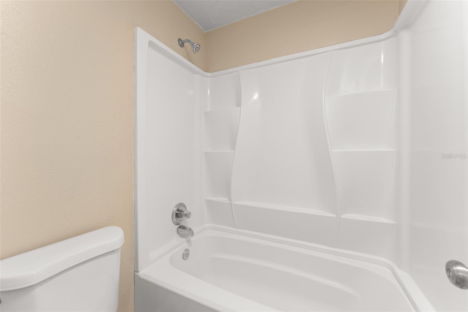 PHEASANT RUN AT ROSEMONT CONDO PH 2 - Residential