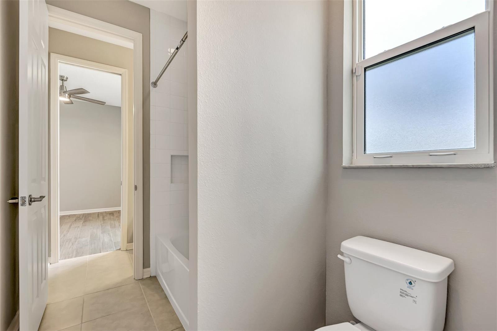 PROMENADE ESTATES PH II - Residential Lease