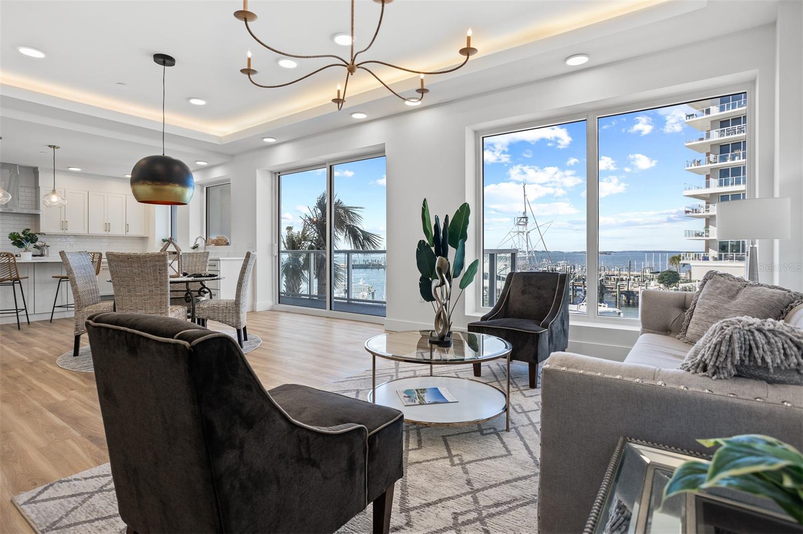 MARINA BAY MASTER CONDO - Residential
