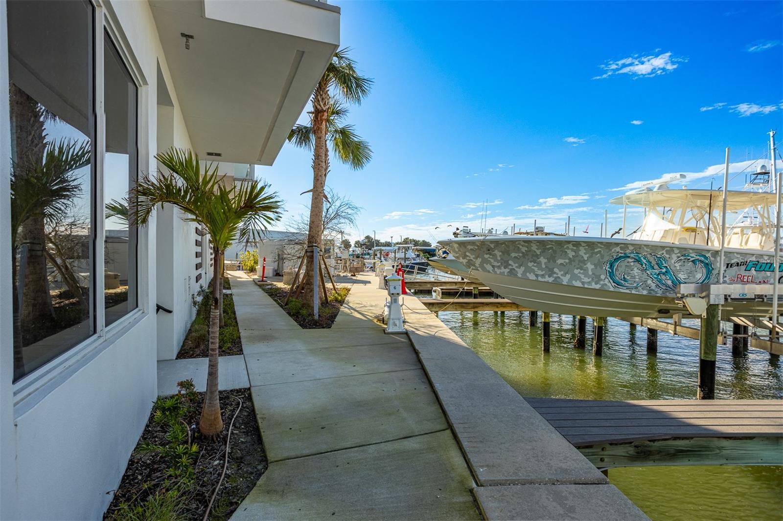 MARINA BAY MASTER CONDO - Residential