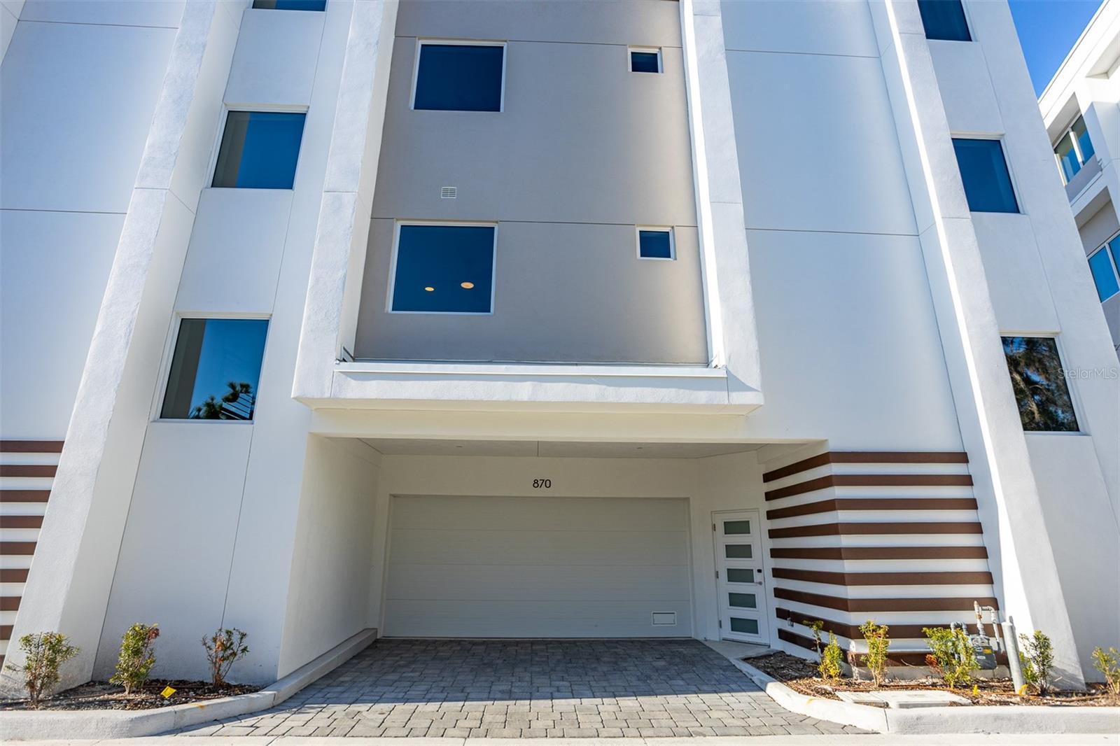 MARINA BAY MASTER CONDO - Residential