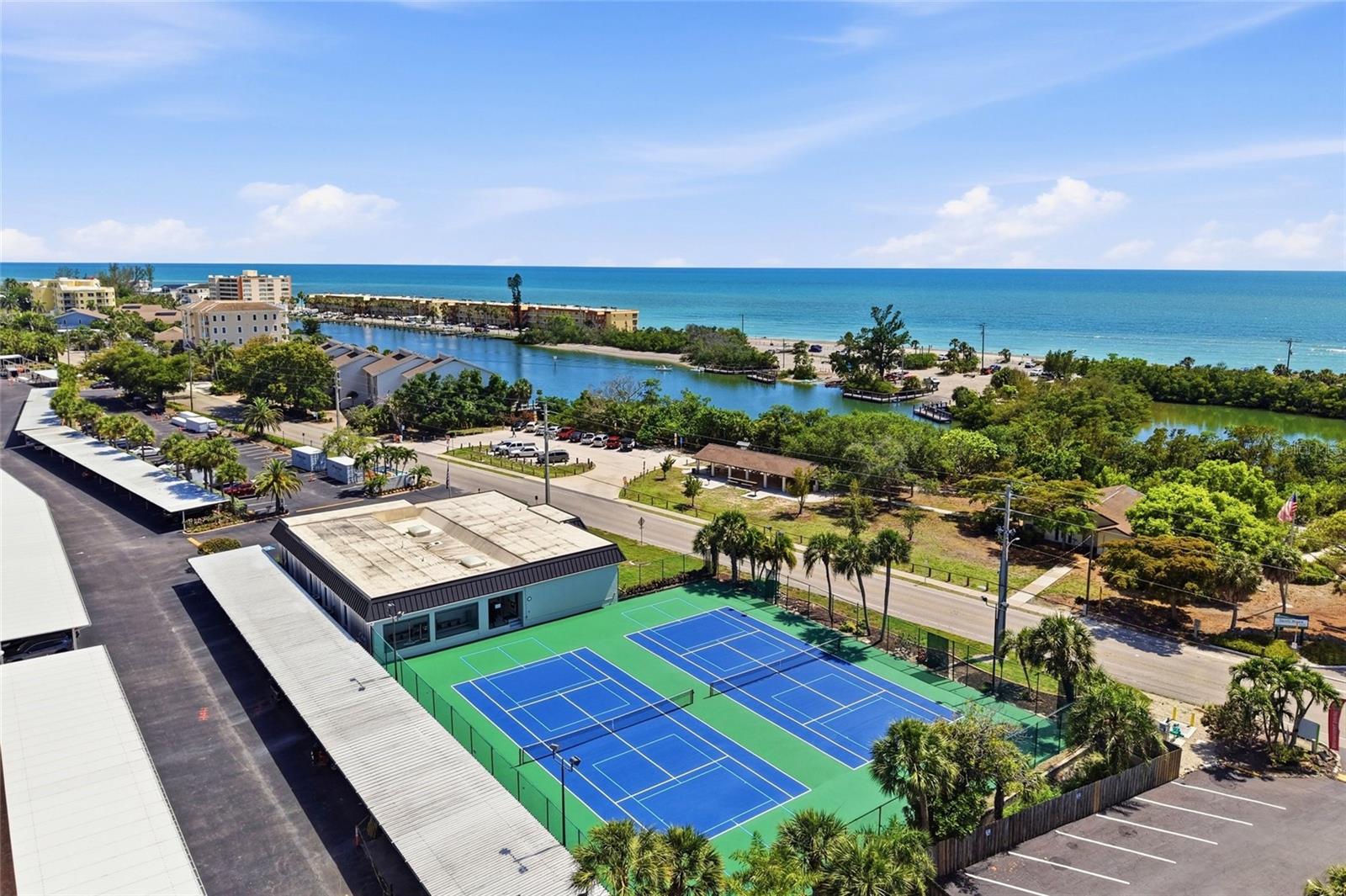 SUNRISE COVE SEC 3 - Residential