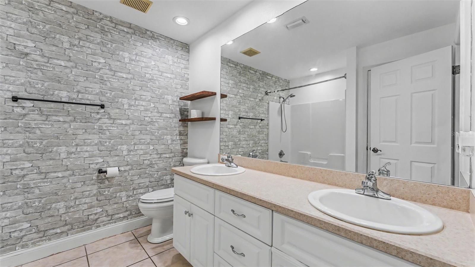 EAGLEBROOKE PH 02 - Residential