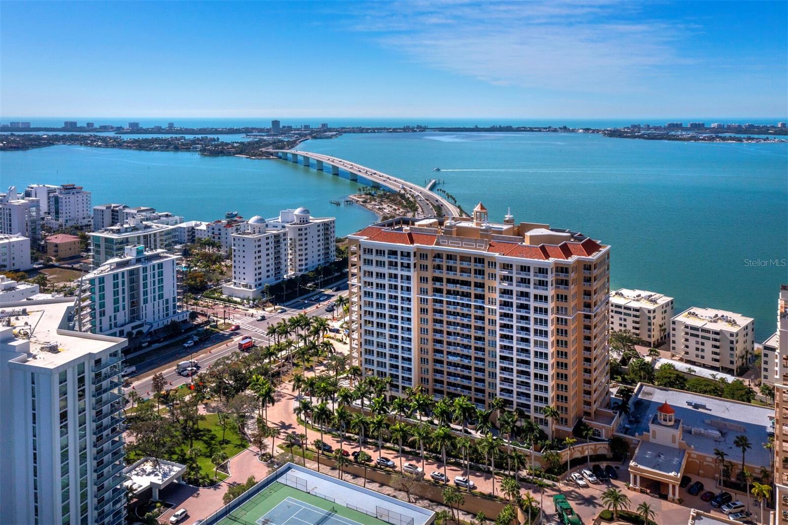 THE TOWER RESIDENCES - Residential