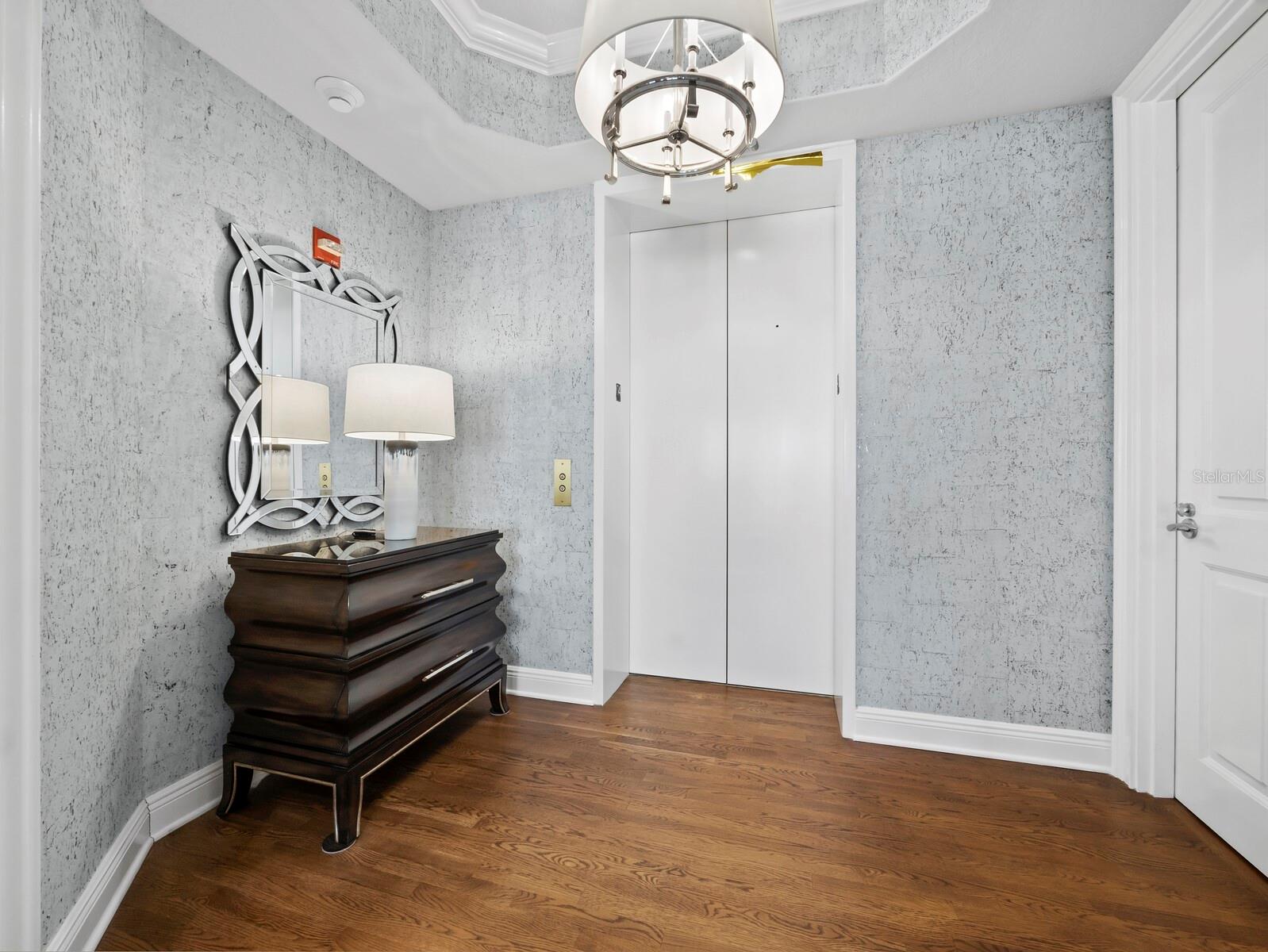THE TOWER RESIDENCES - Residential